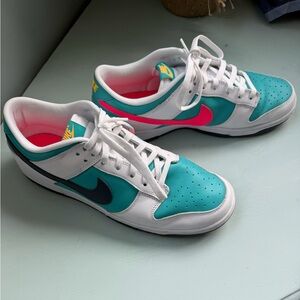 Nike Athletic Shoes Teal and Pink